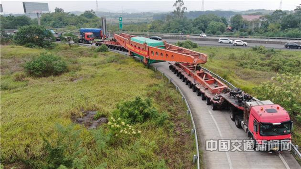 最大“巨無(wú)霸”來(lái)湘 “湖南模式”平安護(hù)航到家
